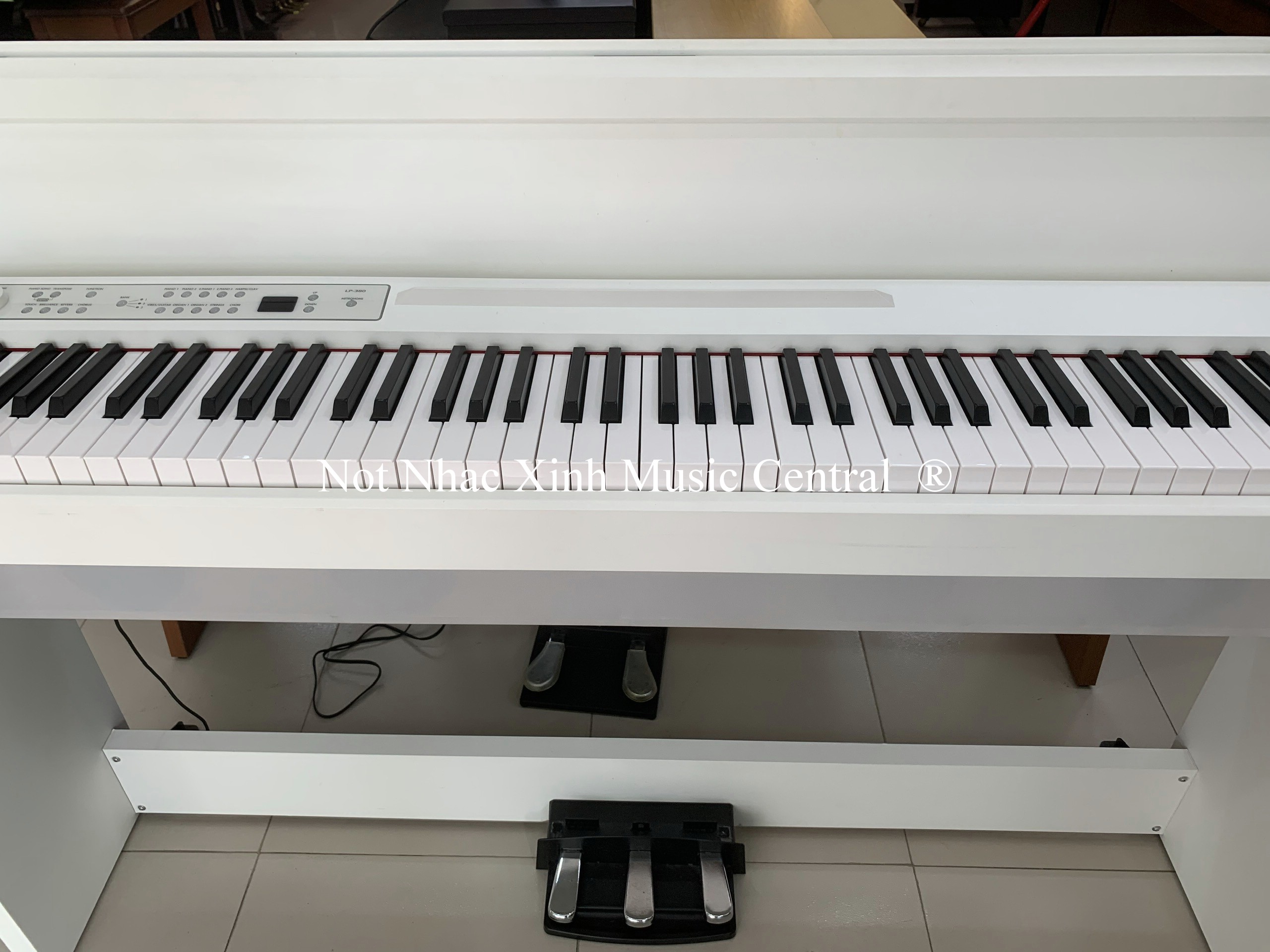 Đàn piano điện tử Korg LP-380