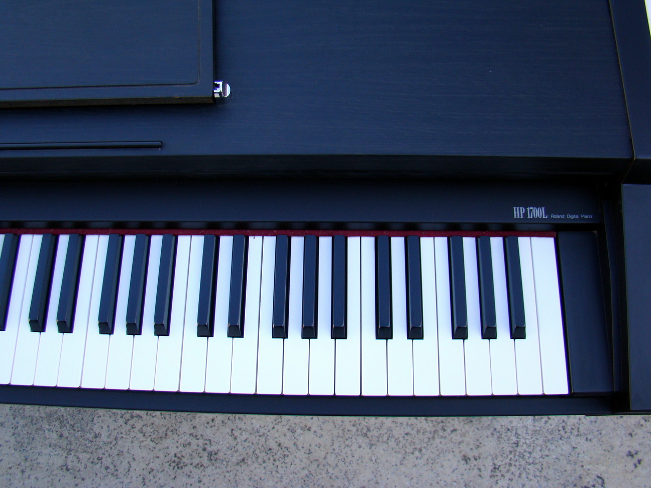 Đàn piano điện tử Roland HP-1700