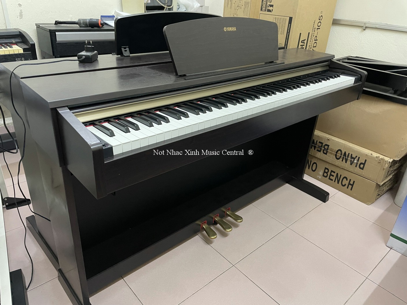 Đàn piano điện tử Yamaha SCLP-320