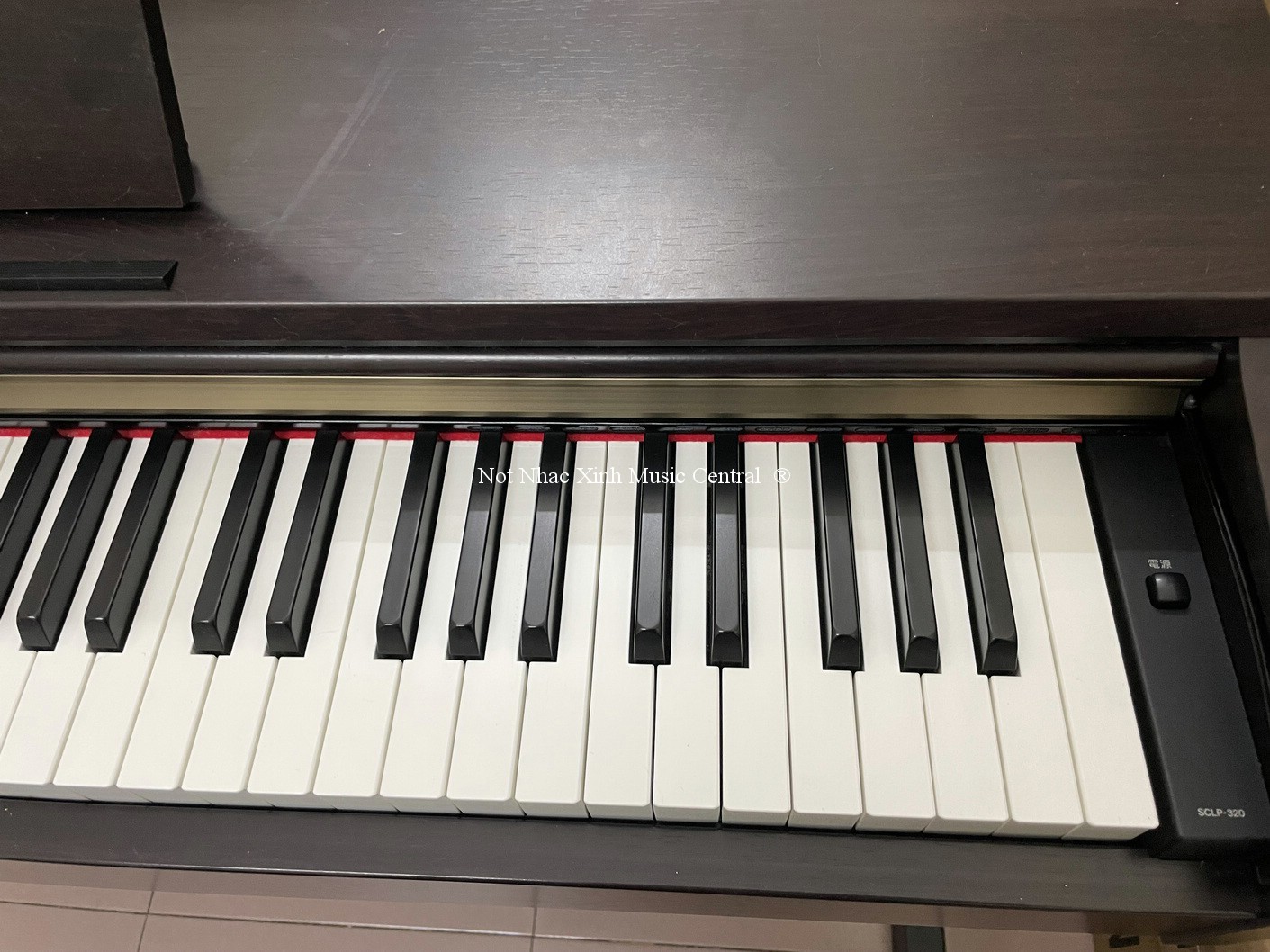 Đàn piano điện tử Yamaha SCLP-320