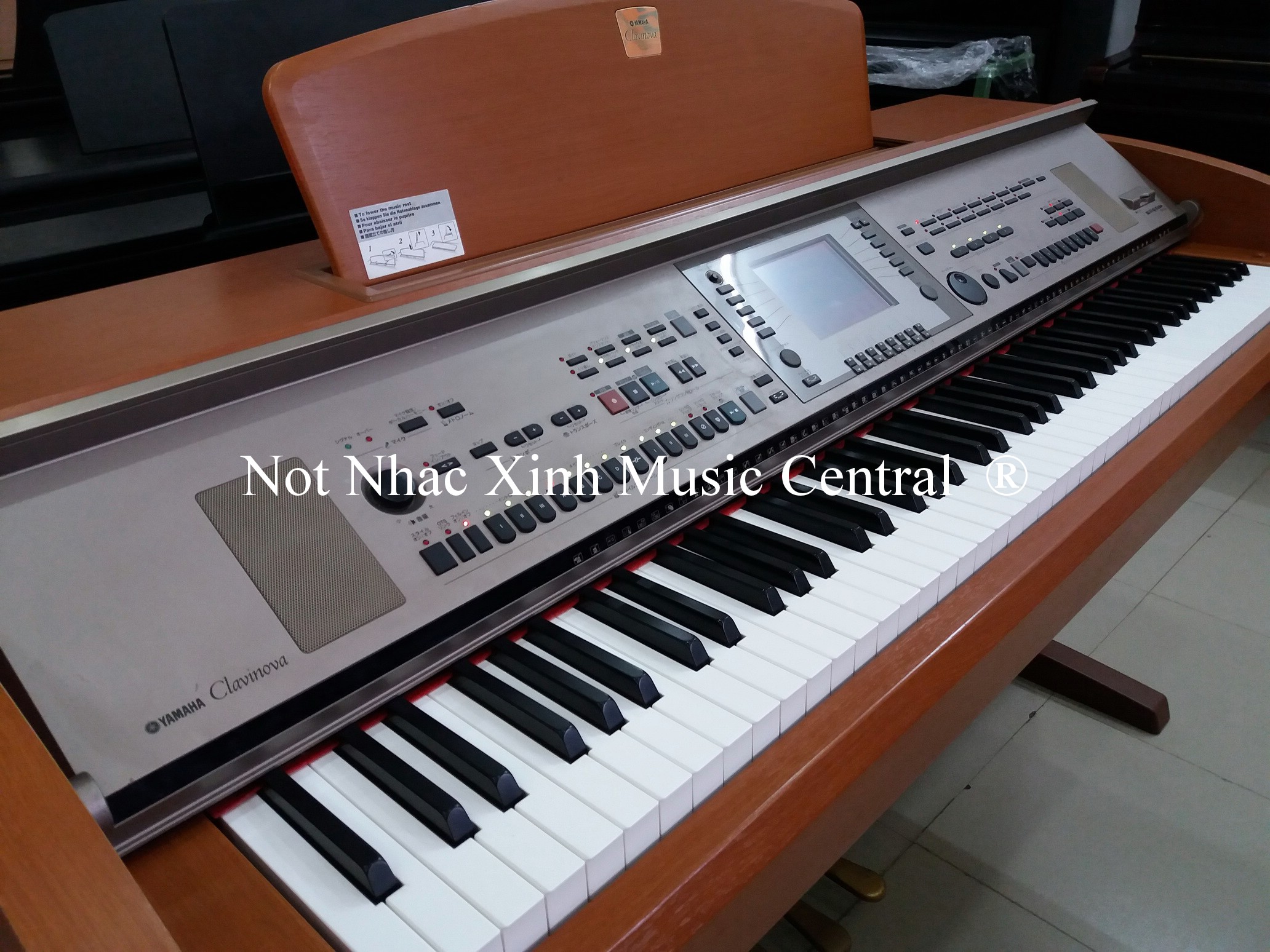 Đàn piano điện tử Yamaha CVP-305